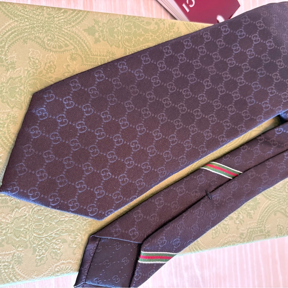 Gucci Black GG Silk Jacquard Tie - Picture 2 of 4